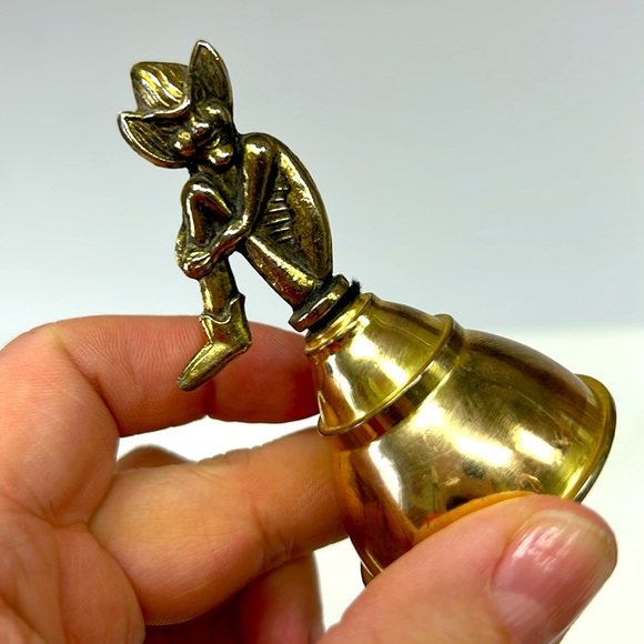 Vintage gold tone metal PIXIE/ELF 3”  bell - Picture 3 of 5
